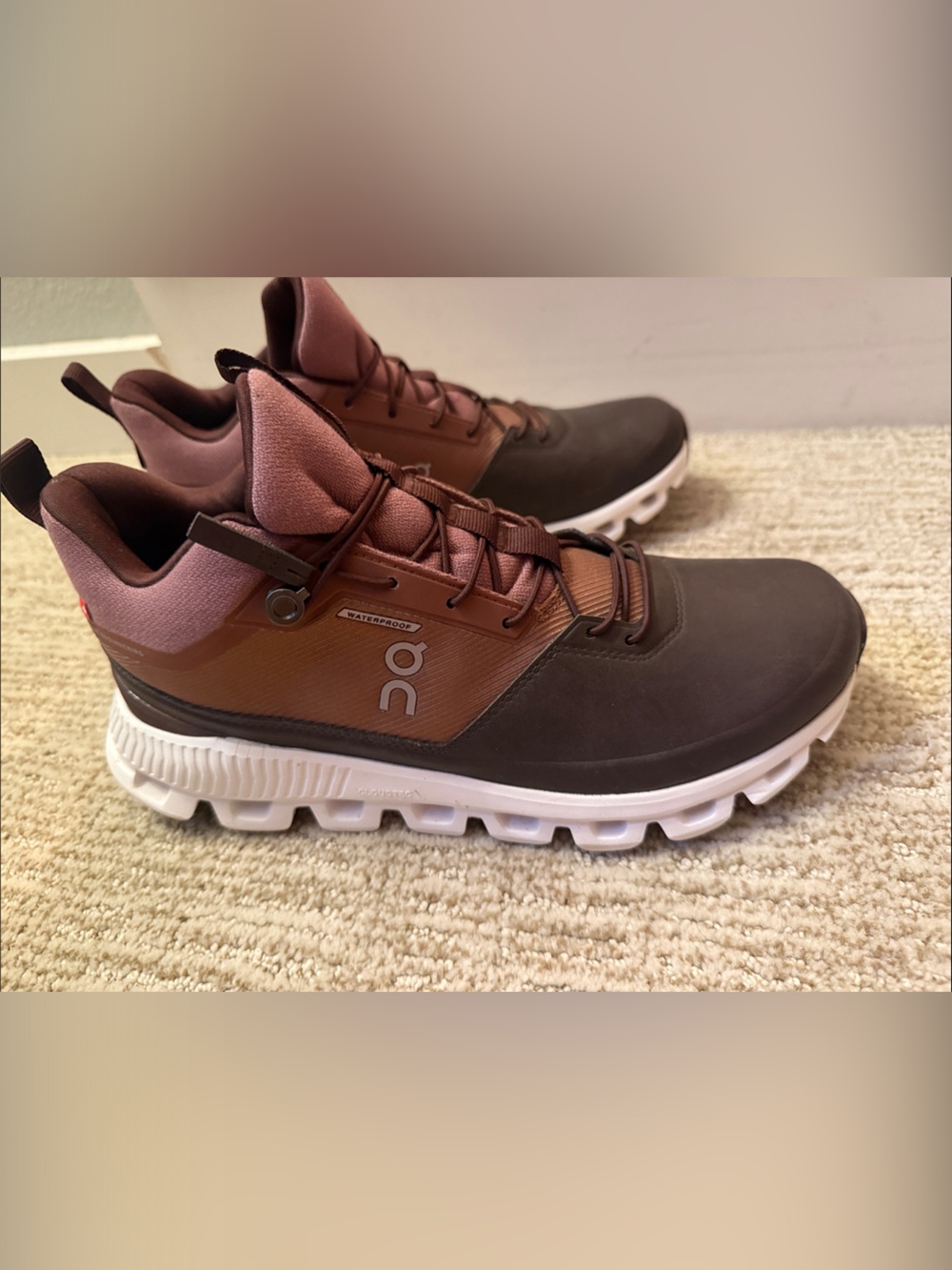 OnCloud Women’s Cloud Hi waterproof, size 9, NWOT